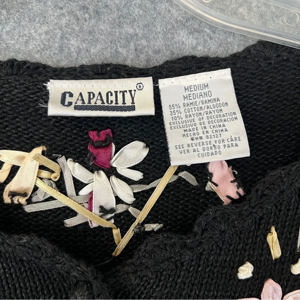 CAPACITY Vintage Cottagecore Flower Ribbon Embroidered Black Sweater Size Medium